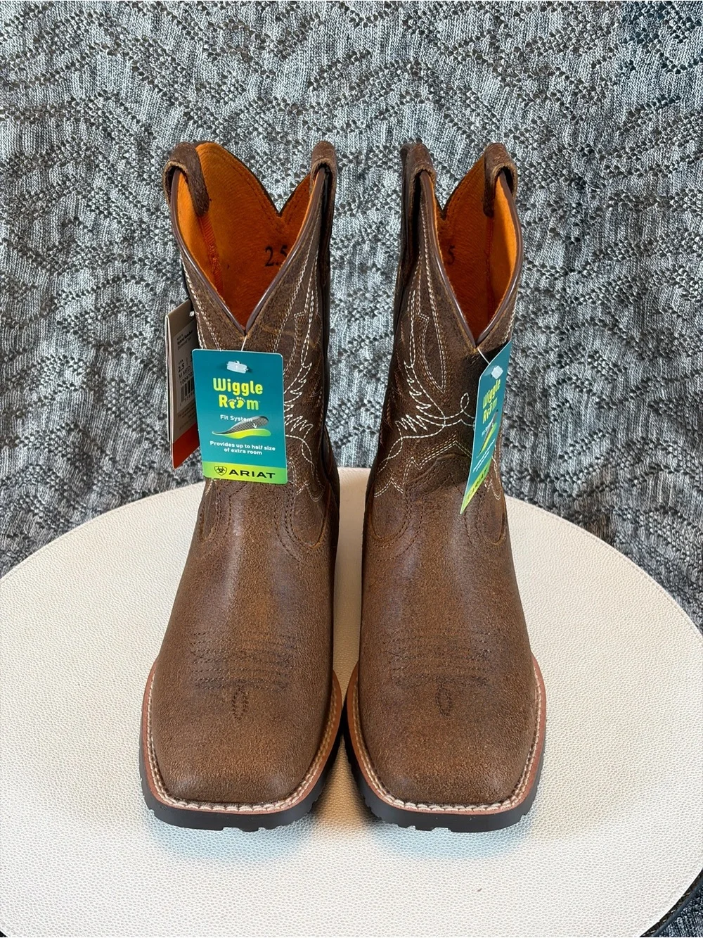 Ariat Kid's Hybrid Rancher boots Kids size 2.5